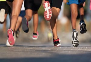 60 Le sport peut faire plaisir à tous : évacuons les clichés de nos passés ("no pain no gain") et trouvons le sourire tout en faisant du bien à notre corps et à notre cerveau.-image